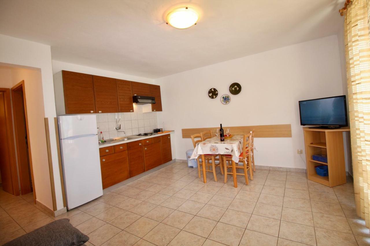 לאבין Charming Apartments Vesna Ravni מראה חיצוני תמונה
