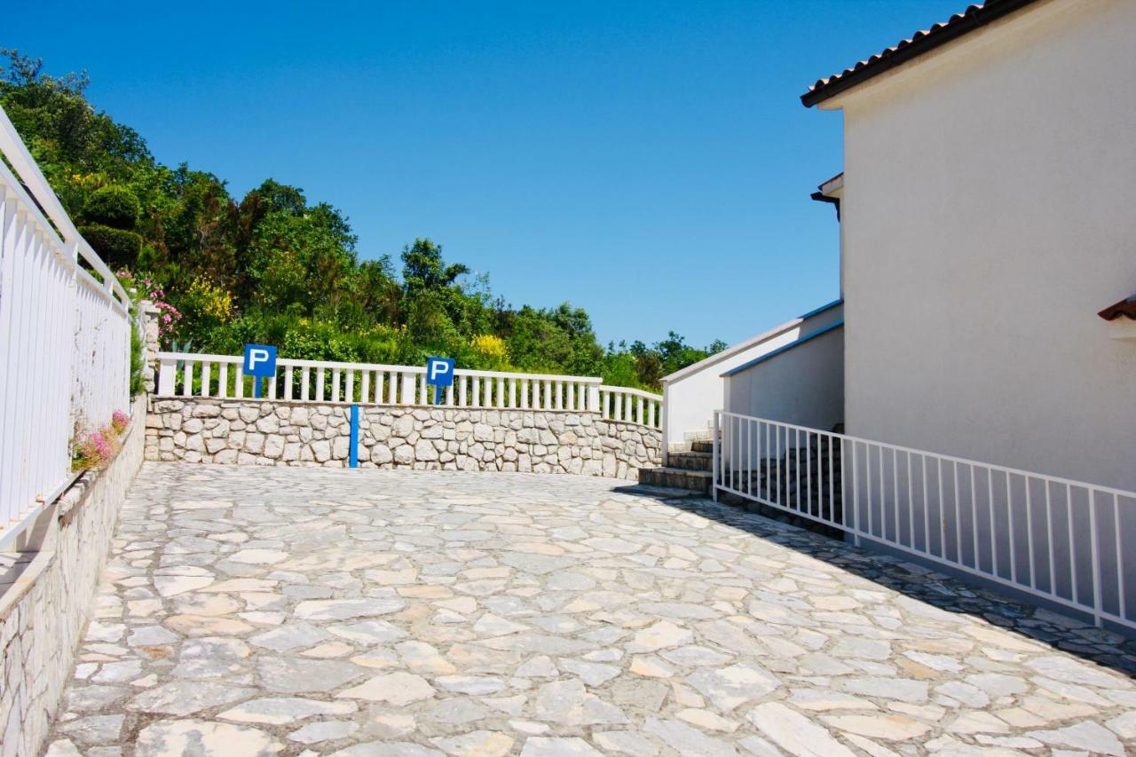 לאבין Charming Apartments Vesna Ravni מראה חיצוני תמונה