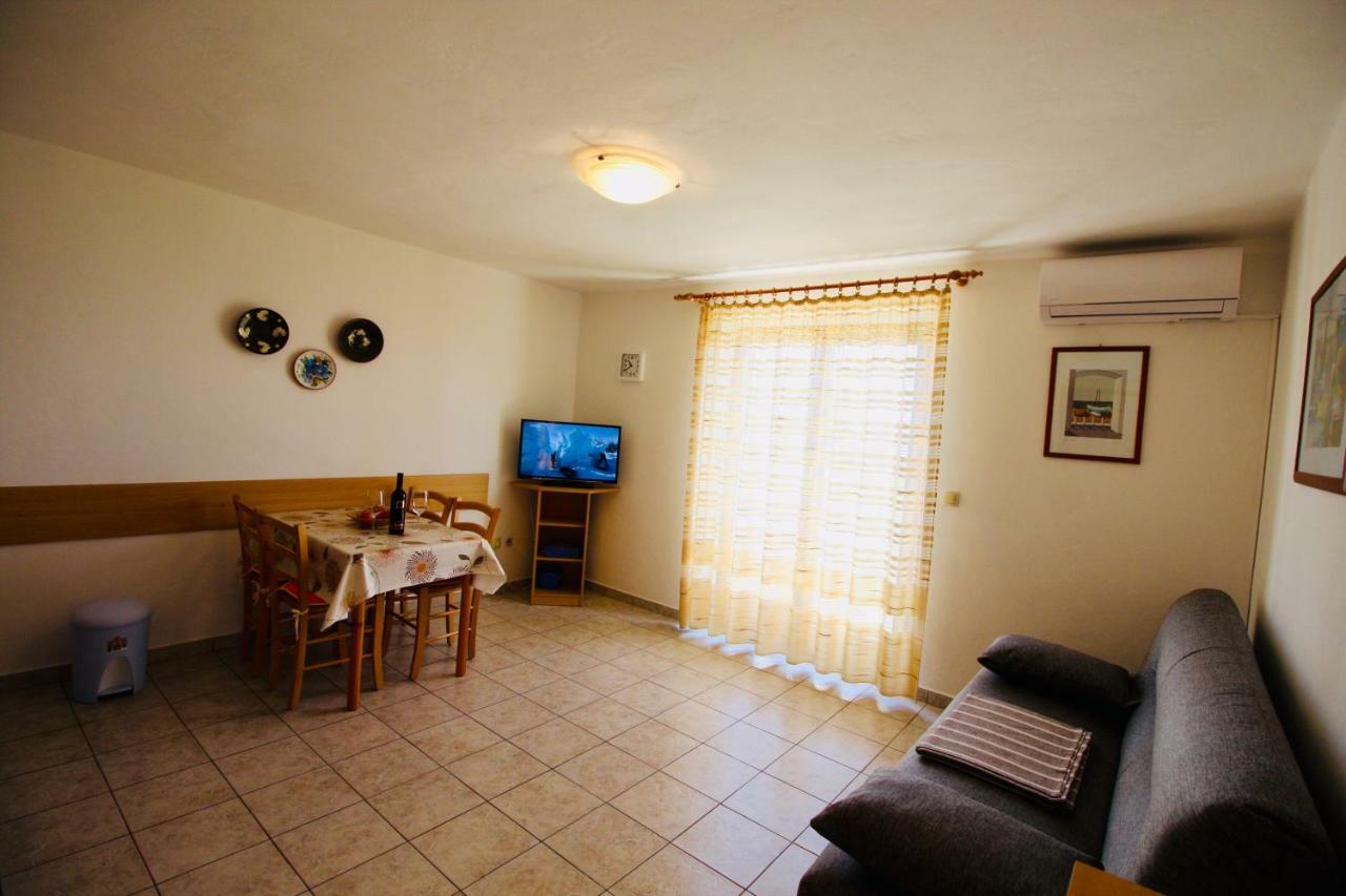 לאבין Charming Apartments Vesna Ravni מראה חיצוני תמונה