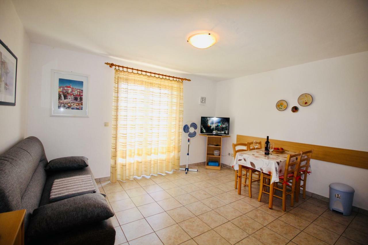 לאבין Charming Apartments Vesna Ravni מראה חיצוני תמונה